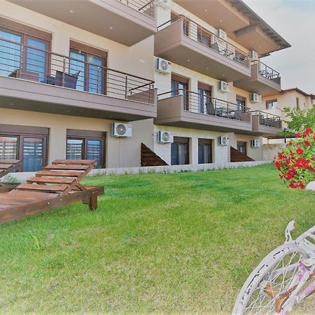 Sinodinos Deluxe Apartments อาฟิโตส ภายนอก รูปภาพ