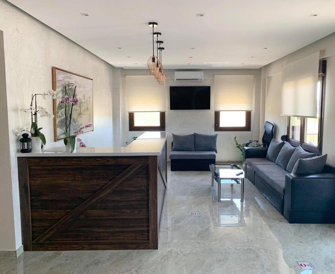 Sinodinos Deluxe Apartments อาฟิโตส ภายนอก รูปภาพ