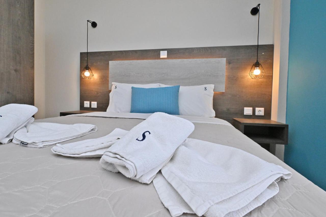 Sinodinos Deluxe Apartments อาฟิโตส ภายนอก รูปภาพ