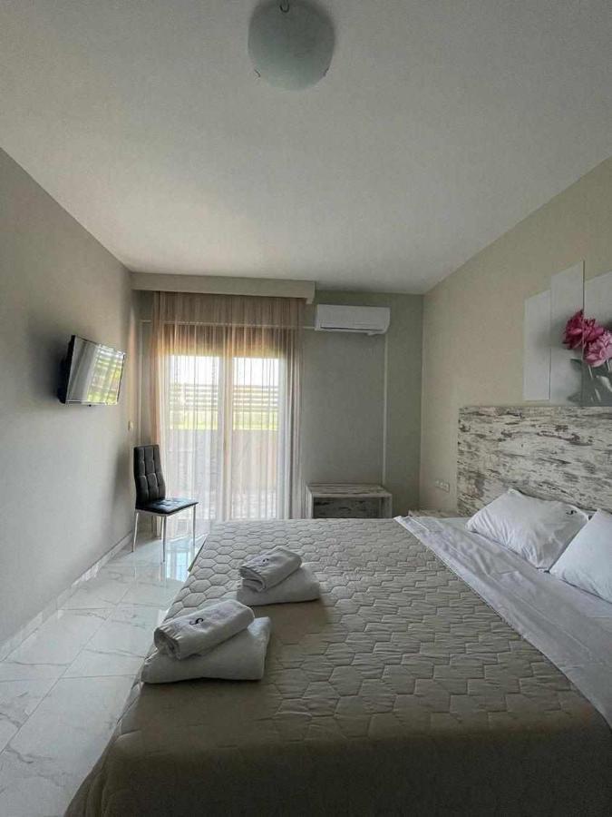 Sinodinos Deluxe Apartments อาฟิโตส ภายนอก รูปภาพ